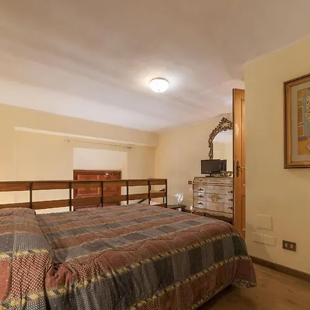 Marignoli Charming Flat شقة *