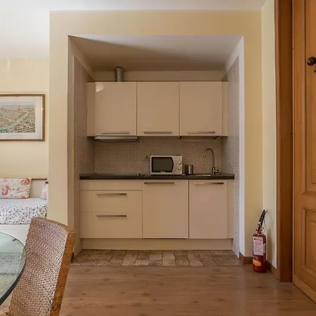 Marignoli Charming Flat شقة